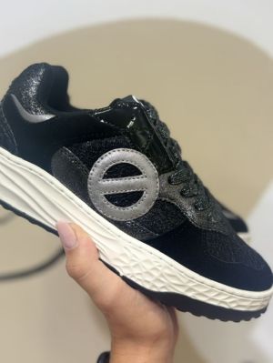  BLACK BLACK
