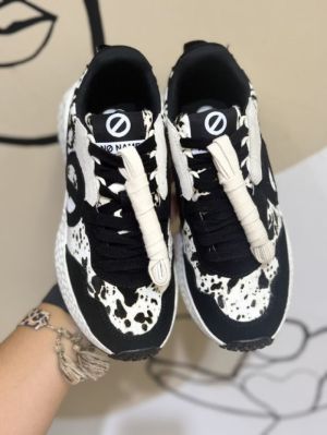  BLACK MILK
