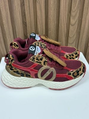  BORDO BROWN