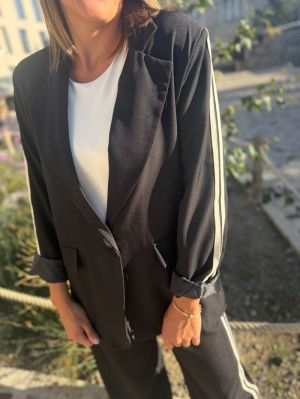  Noir